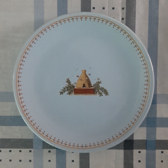 America Retold Beehive Collection 4 Plate set - Picture 2 of 8